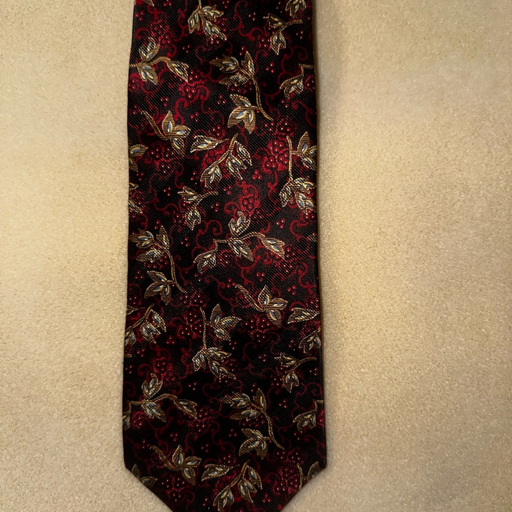 #1311 Black and Red Patterned Tie
